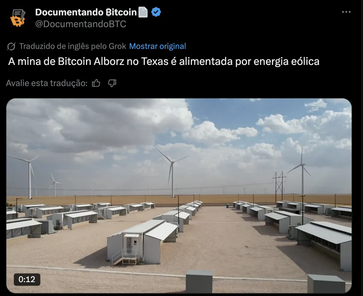 Prateleiras com mineradoras de Bitcoin